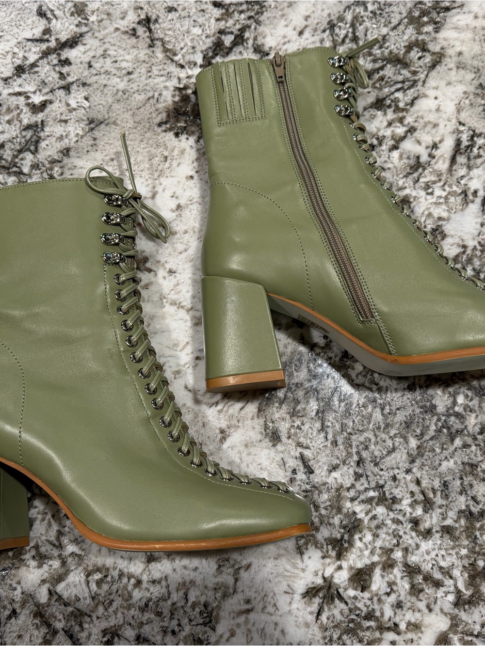 Jeffrey Campbell Belmond Victorian Style Green Leather Lace-Up Ankle Boot - Picture 2 of 8
